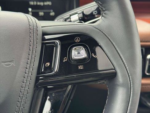 Used 2023 Lincoln Aviator Reserve w/ Elements Package Plus image 22