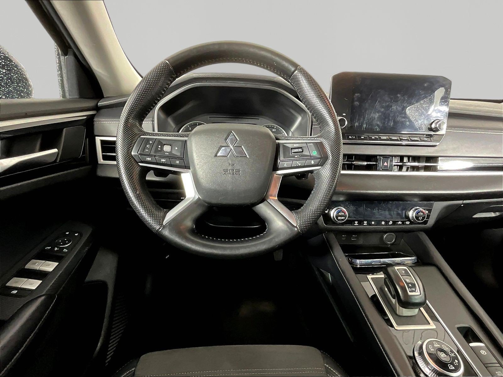 Used 2023 Mitsubishi Outlander SE AWD/4WD image 8