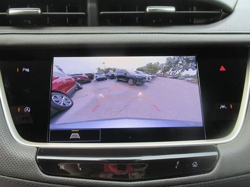 New 2025 Cadillac XT6 Luxury image 22