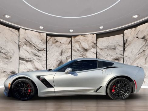 Used 2015 Chevrolet Corvette Z06 w/ 3LZ Preferred Equipment Group RWD image 5