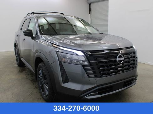 New 2026 Nissan Pathfinder SL image 5