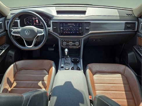 Used 2021 Volkswagen Atlas SEL Premium image 18