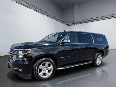 Used 2018 Chevrolet Suburban Premier AWD/4WD image 34