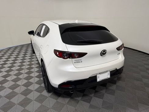 Used 2019 MAZDA MAZDA3 Hatchback w/ Preferred Package FWD image 4