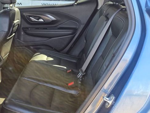 Used 2024 GMC Terrain SLT image 31