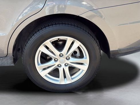 Used 2010 Hyundai Santa Fe Limited w/ Navigation Pkg 4 FWD image 18