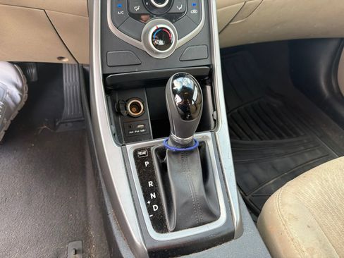 Used 2016 Hyundai Elantra SE w/ Option Group 02 FWD image 6