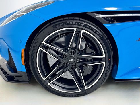 Used 2026 Aston Martin DB12 Coupe RWD image 9