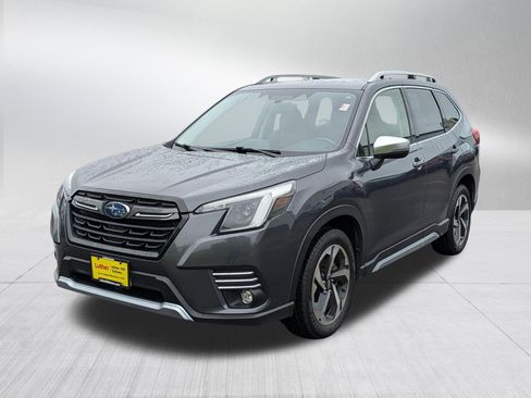 Used 2023 Subaru Forester Touring AWD/4WD image 3