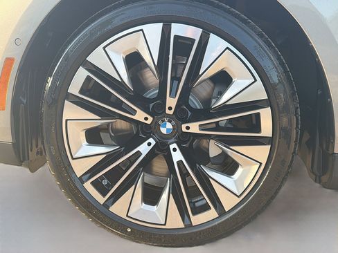 New 2026 BMW 530i w/ Convenience Package image 41