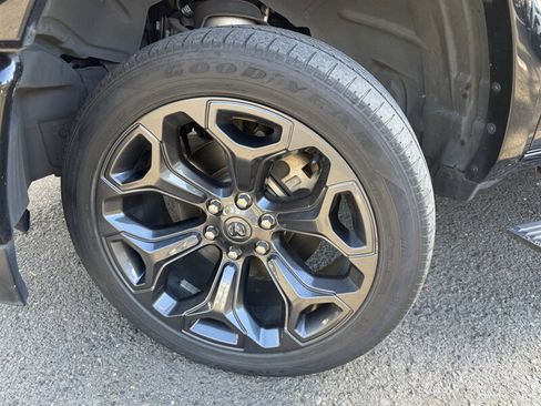 Used 2020 RAM 1500 Limited w/ Black Appearance Package AWD/4WD image 35
