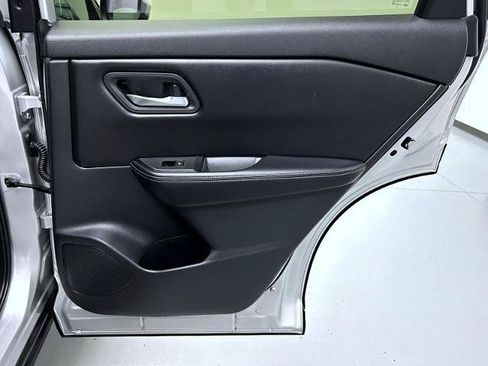 Certified 2025 Nissan Rogue SV AWD/4WD image 17