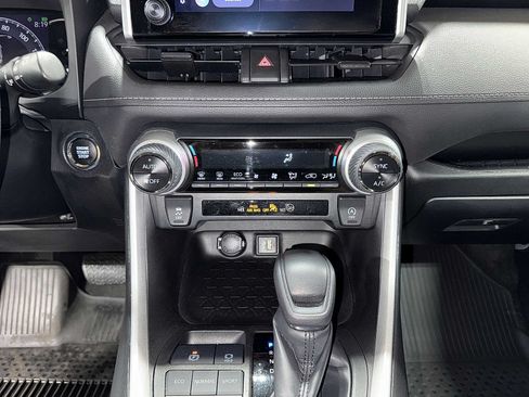 Used 2023 Toyota RAV4 XLE FWD image 21