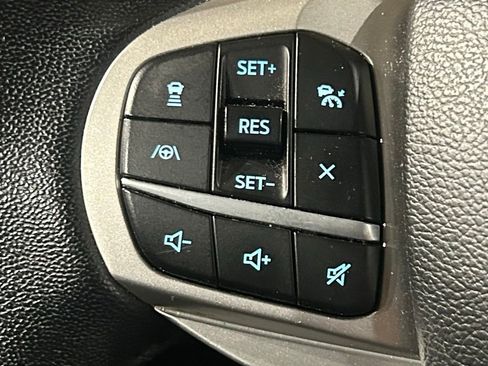 Used 2022 Ford Explorer XLT w/ Equipment Group 202A AWD/4WD image 81