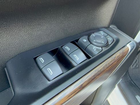 Certified 2019 Chevrolet Silverado 1500 High Country w/ High Country Premium Package AWD/4WD image 15