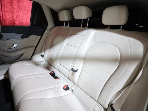 Used 2019 Mercedes-Benz GLC 300 w/ Premium Package image 13