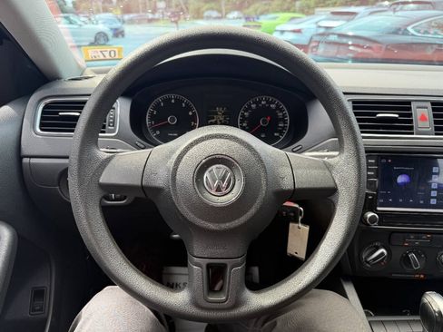 Used 2012 Volkswagen Jetta SE FWD image 13