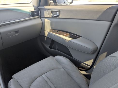 Used 2018 Kia Optima EX image 18