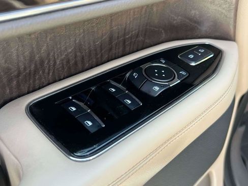 Used 2024 Lincoln Navigator Premiere AWD/4WD image 17