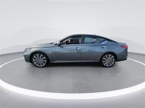 Used 2023 Nissan Altima 2.5 SL image 5