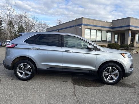 Certified 2024 Ford Edge SEL w/ Convenience Package image 4