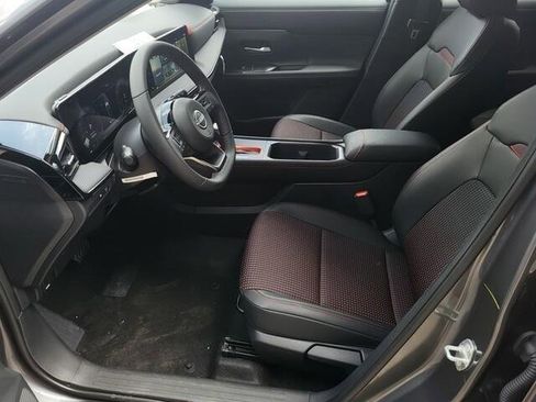 New 2025 Nissan Kicks SR image 18