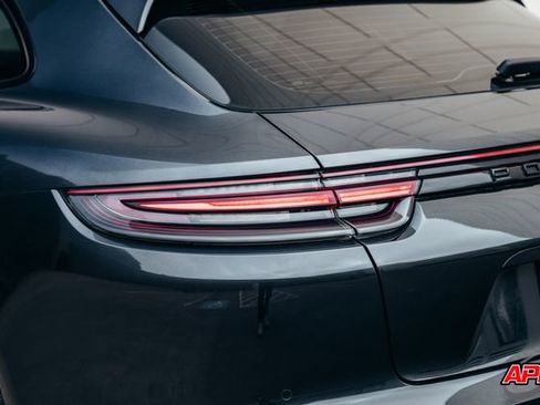 Used 2018 Porsche Panamera 4S image 64