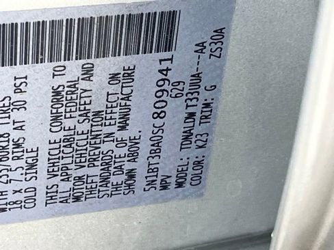 Used 2025 Nissan Rogue SV FWD image 35