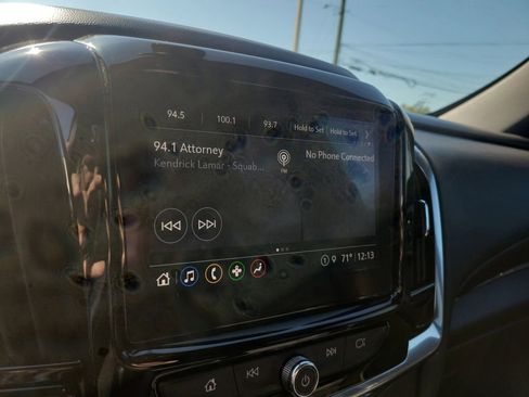 Used 2023 Chevrolet Traverse LT image 18