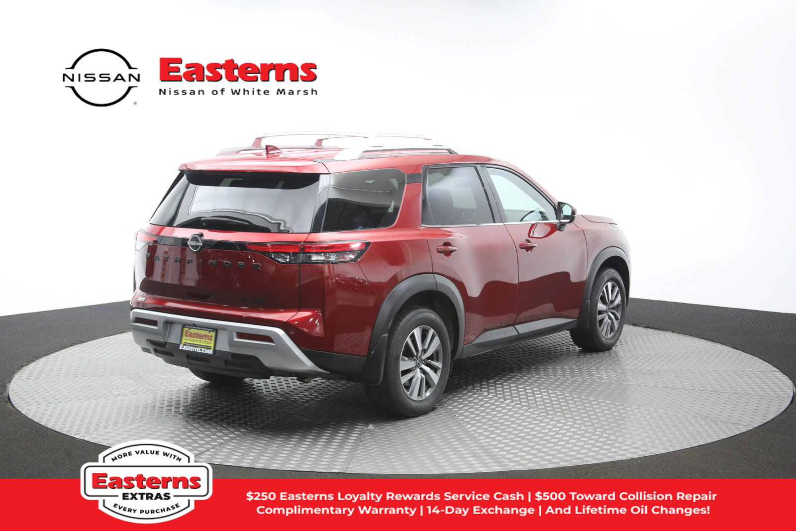 Used 2023 Nissan Pathfinder SL w/ Lighting Package (N92) AWD/4WD image 36