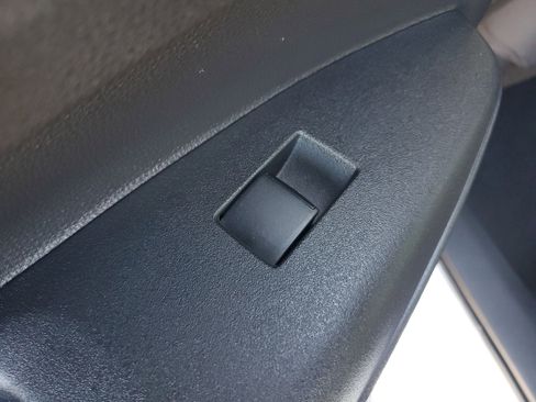 Used 2022 Toyota Corolla LE image 13