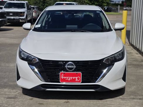 Used 2025 Nissan Sentra SV FWD image 3