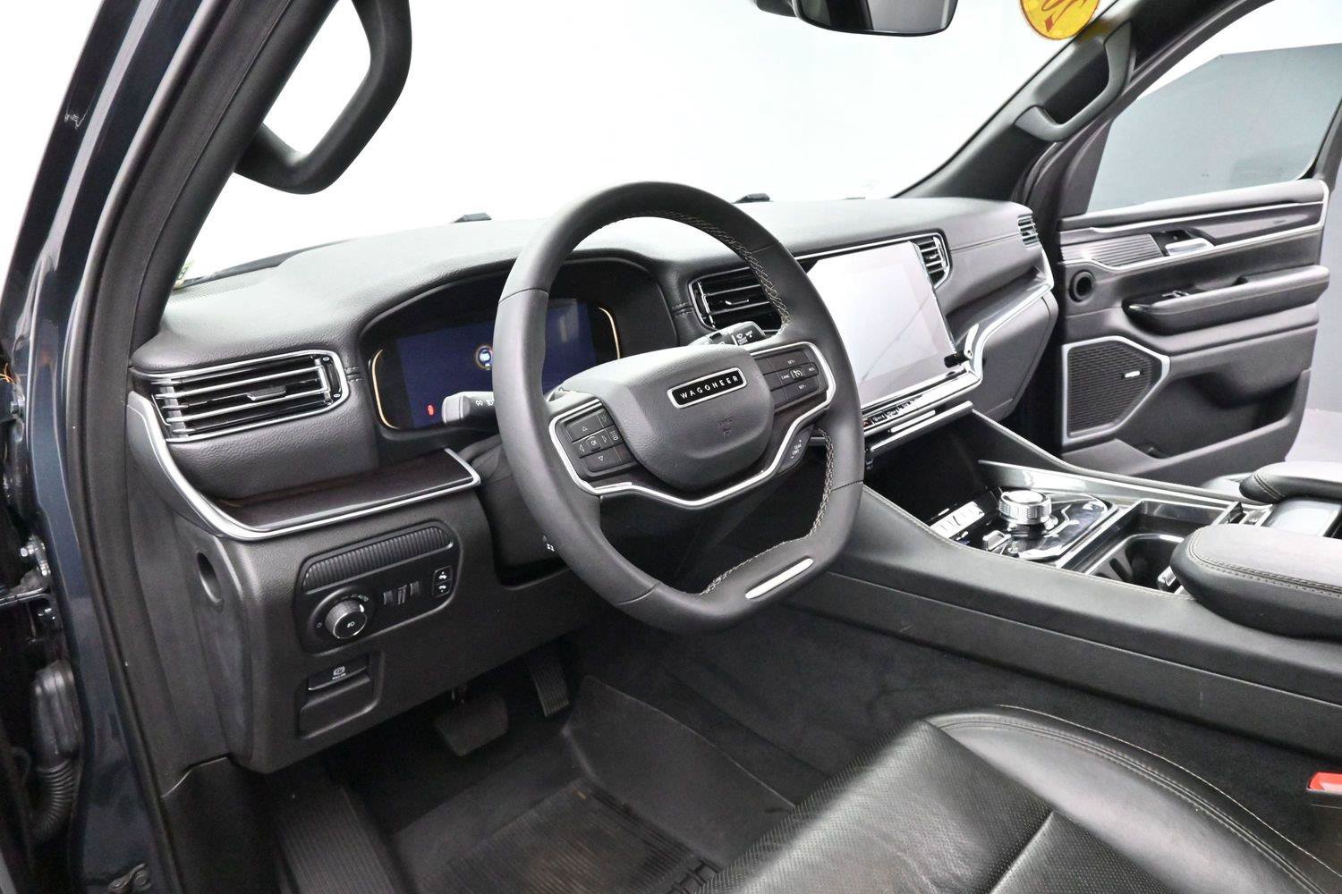 Used 2024 Jeep Wagoneer 4WD image 19
