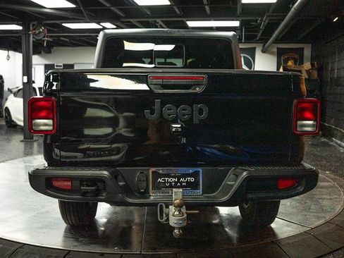 Used 2023 Jeep Gladiator Sport image 6