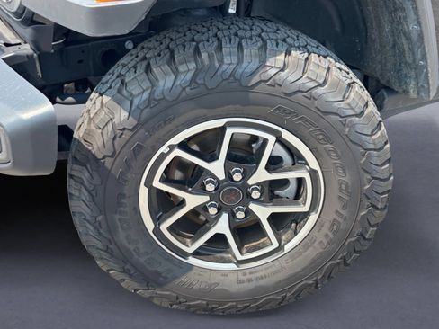 Used 2026 Jeep Wrangler Unlimited Rubicon AWD/4WD image 5