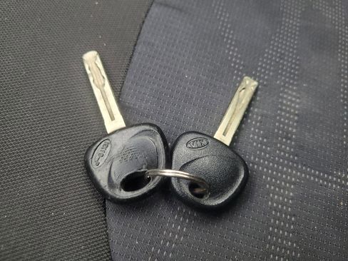 Used 2017 Kia Rio LX image 32