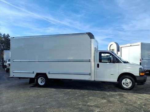 Used 2021 GMC Savana 3500 Extended w/ Power Convenience Package image 5