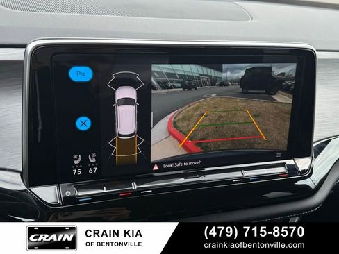 Used 2025 Volkswagen Atlas Cross Sport SE AWD/4WD image 17