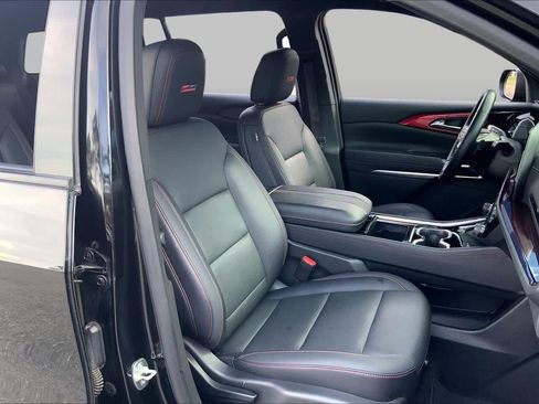 Used 2025 Chevrolet Traverse Z71 AWD/4WD image 9