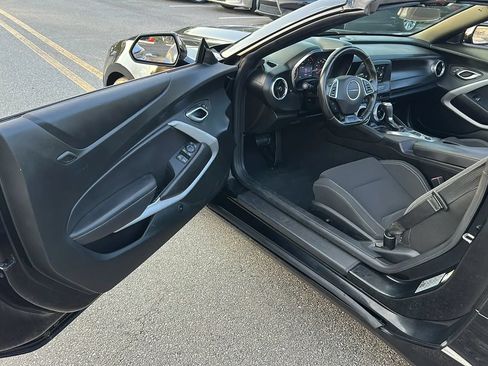 Used 2019 Chevrolet Camaro LT RWD image 27