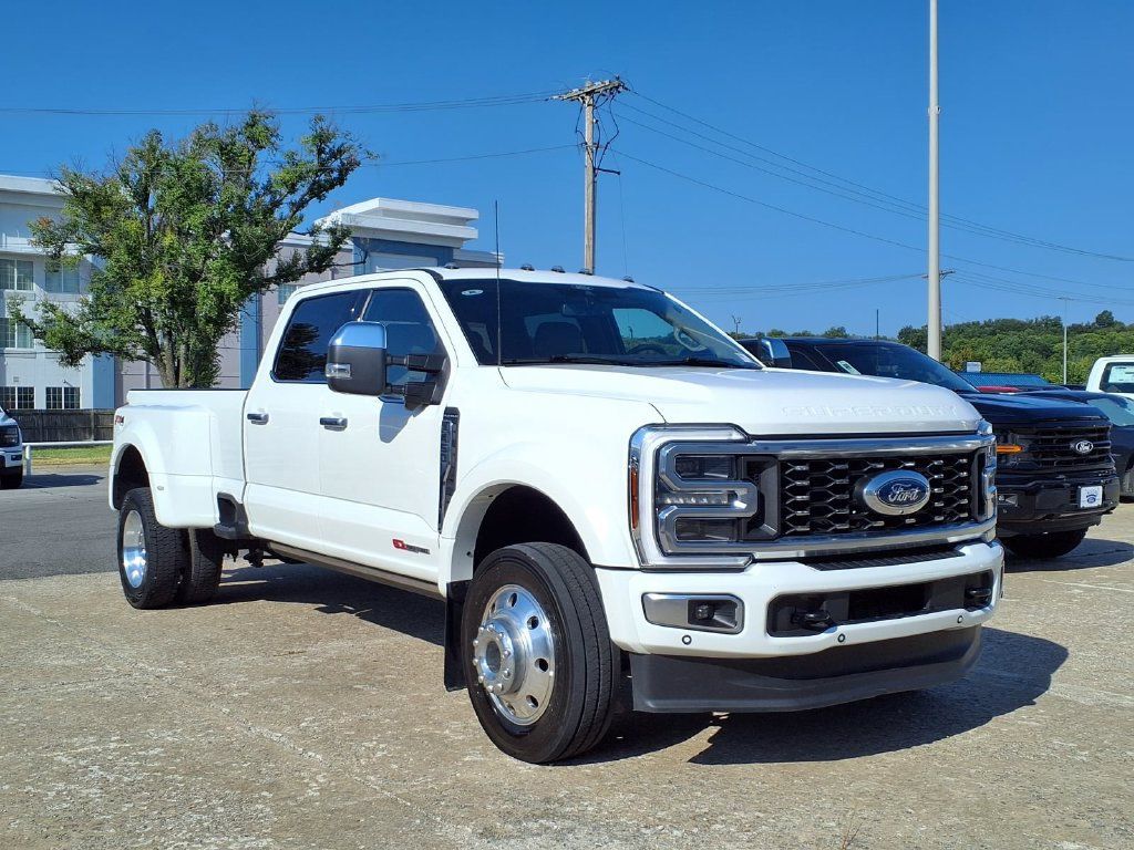 Used 2025 Ford F450 Platinum w/ Platinum Plus Package AWD/4WD image 1