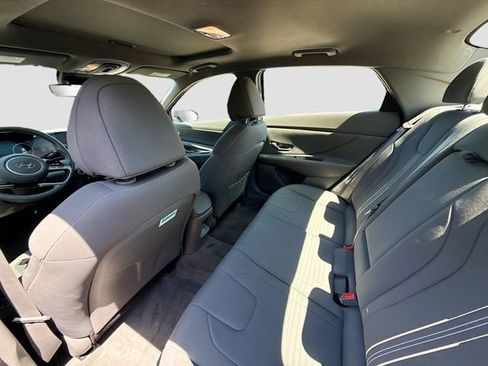 Certified 2024 Hyundai Elantra SEL w/ Convenience Package FWD image 23