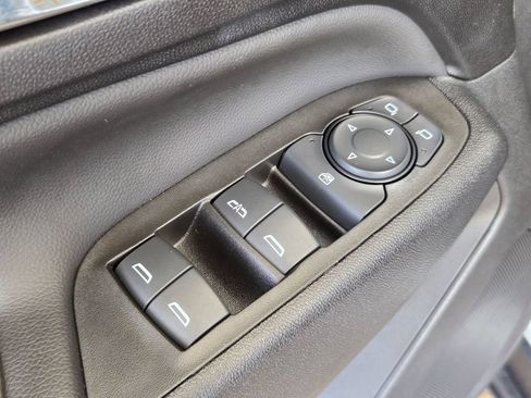 Used 2023 Chevrolet Equinox LT FWD image 12