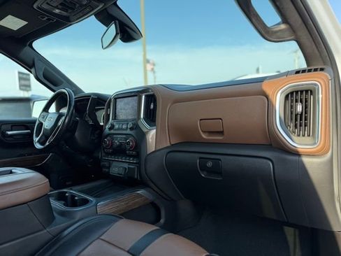 Used 2021 Chevrolet Silverado 1500 High Country image 18