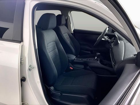 Used 2023 Honda HR-V LX image 9