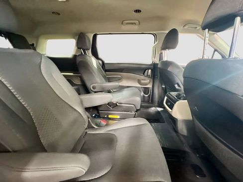 New 2026 Kia Carnival LX image 28