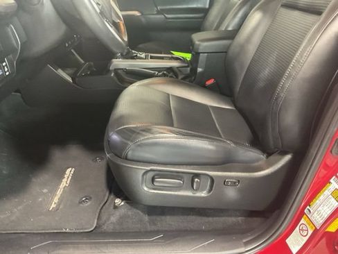Used 2020 Toyota Tacoma Limited AWD/4WD image 19