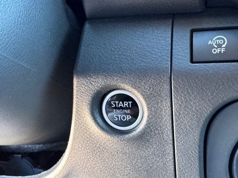 Certified 2025 Nissan Frontier SV image 30