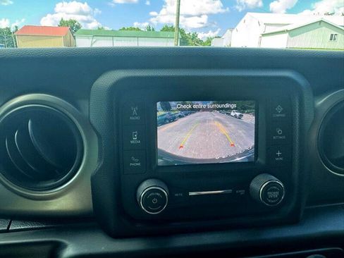 Used 2020 Jeep Wrangler Unlimited Sport image 21
