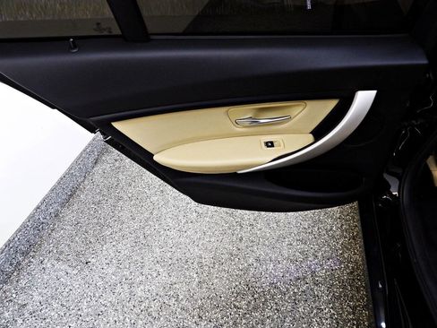 Used 2018 BMW 320i Sedan image 9